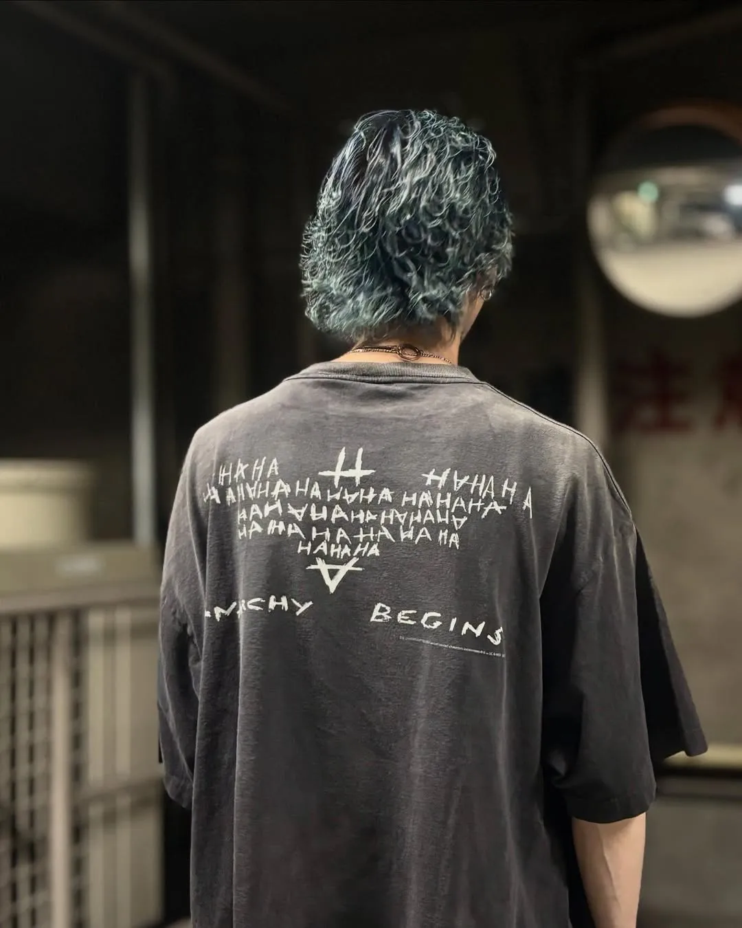 ⚠️This season’s most important Batman-Joker IP collaboration SAINT Mxxxxxx × The Dark Knight BTM_SS TEE /DARKNIGHT/BLK Dark Knight co-branded Joker Dark Knight TEE Washed black S-XL Top-notch printing technology Vector-level replica of the original details Asut ready-made garment dyeing Ma Liu fading Re-washing to make the old Authentic proofing Custom-woven correct main mark Washing mark The difference is shown in the picture and made.